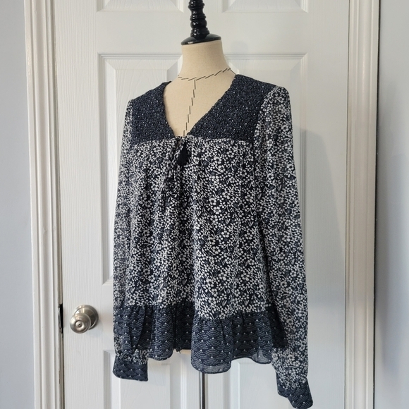 Tularosa Harrison Navy Floral Top - Picture 7 of 10